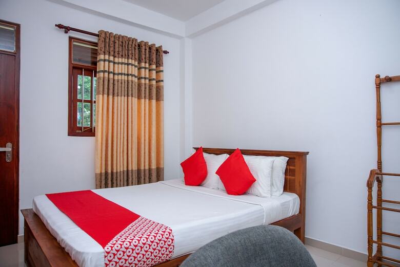 Hotel Oyo 380 Sapphire Home Stay