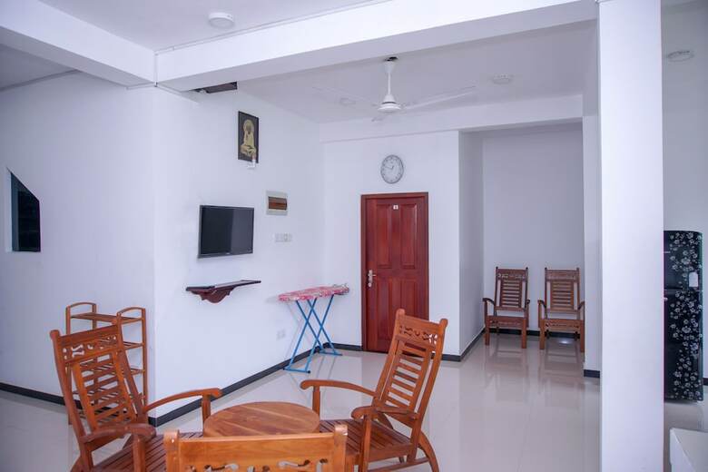 Hotel Oyo 380 Sapphire Home Stay