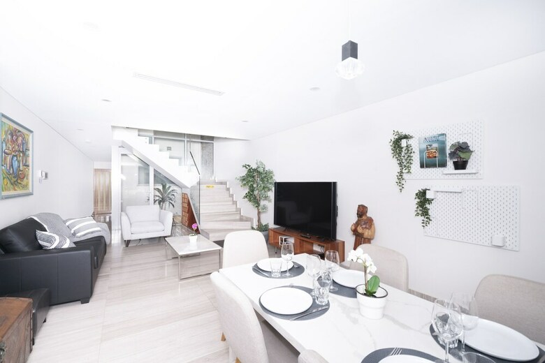 Luxury Villa Darlington - Vine