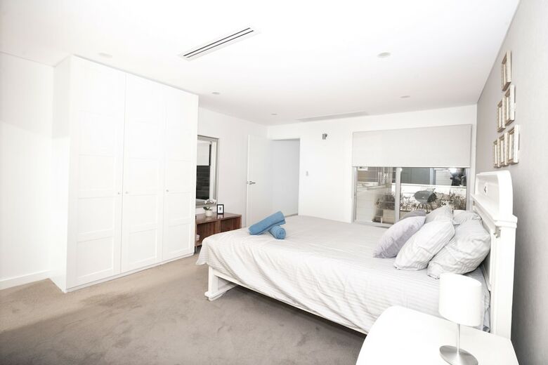 Luxury Villa Darlington - Vine