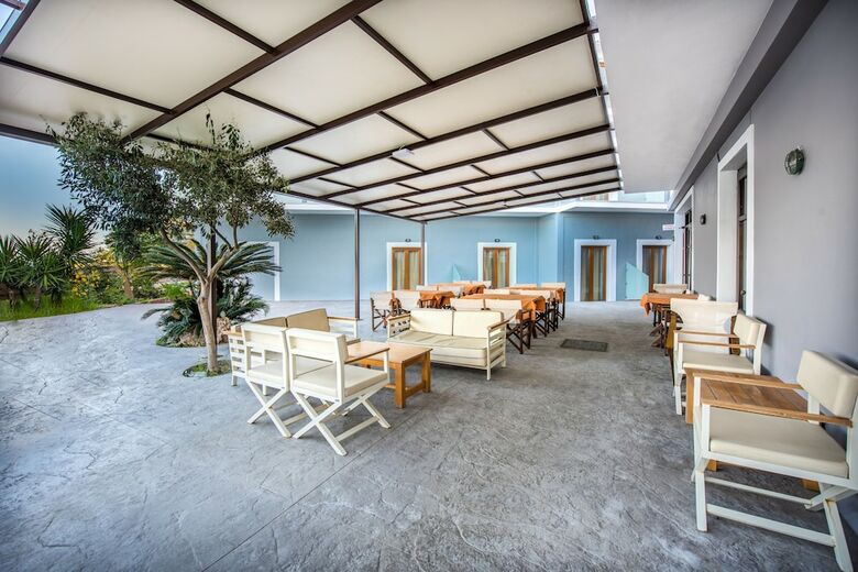 Porto Zorro Beach Hotel