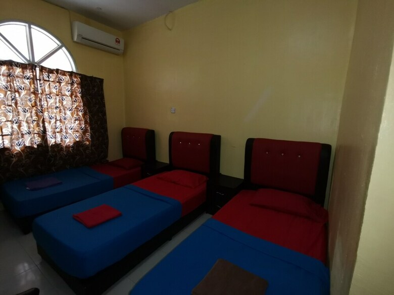 Oyo 89819 Raz Hotel Kelulut