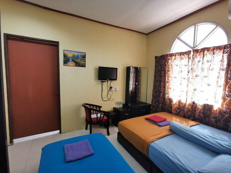Oyo 89819 Raz Hotel Kelulut