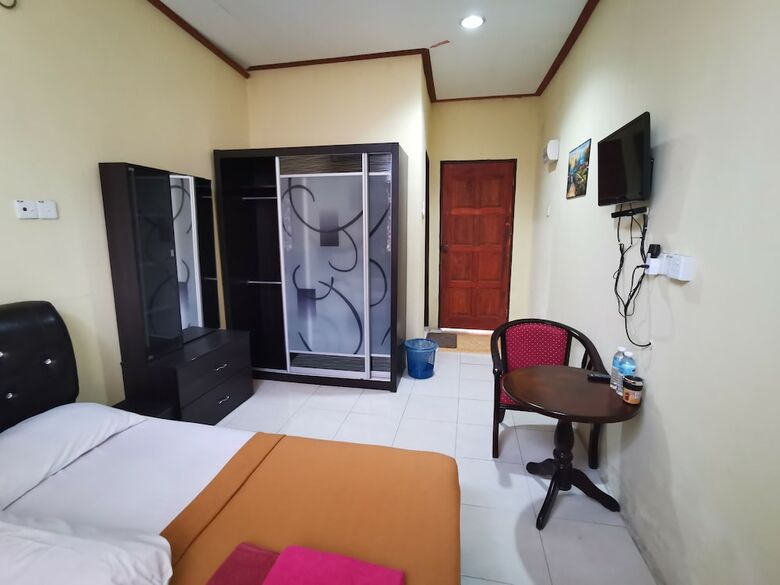 Oyo 89819 Raz Hotel Kelulut