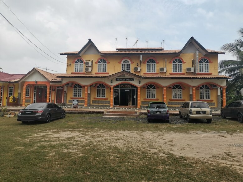 Oyo 89819 Raz Hotel Kelulut