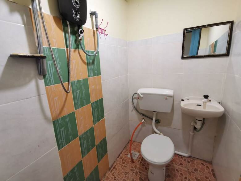 Oyo 89819 Raz Hotel Kelulut