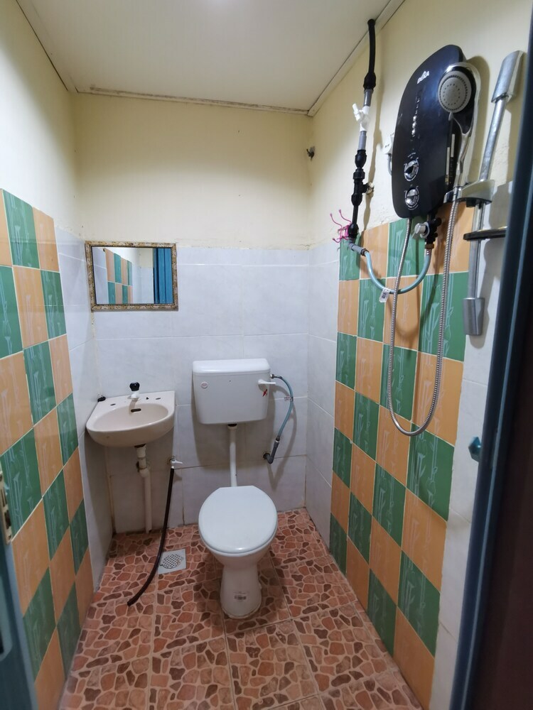 Oyo 89819 Raz Hotel Kelulut