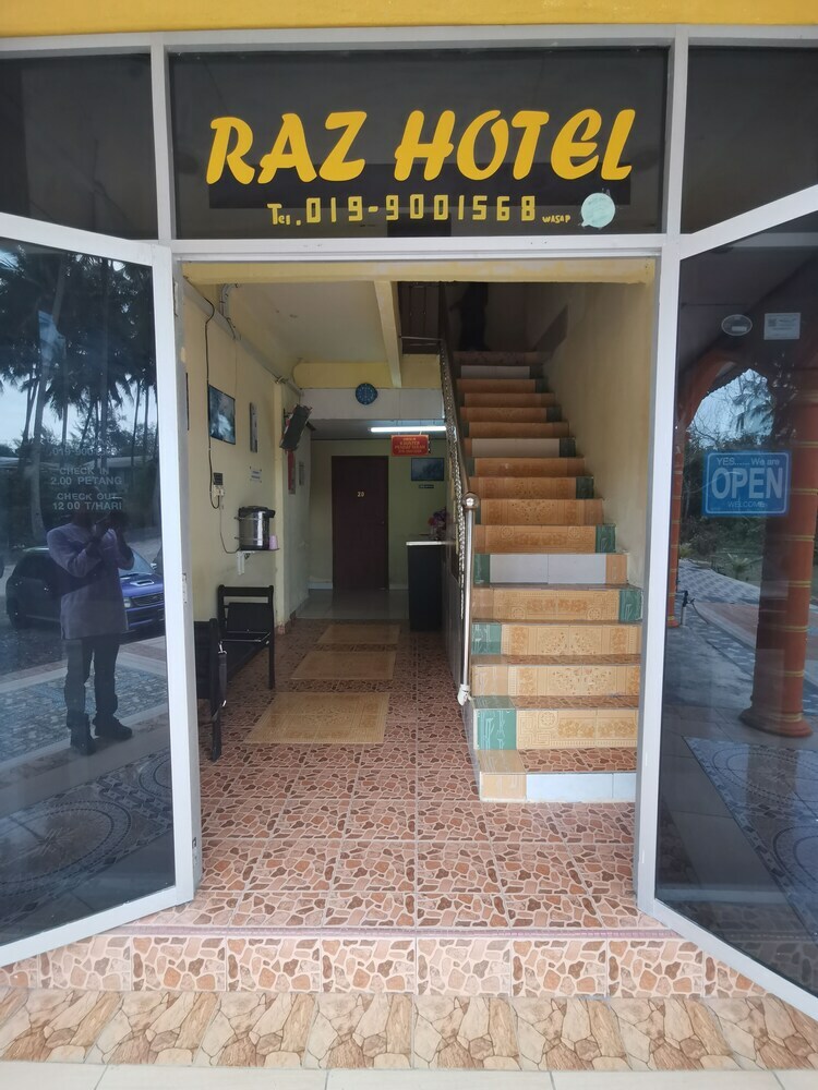 Oyo 89819 Raz Hotel Kelulut