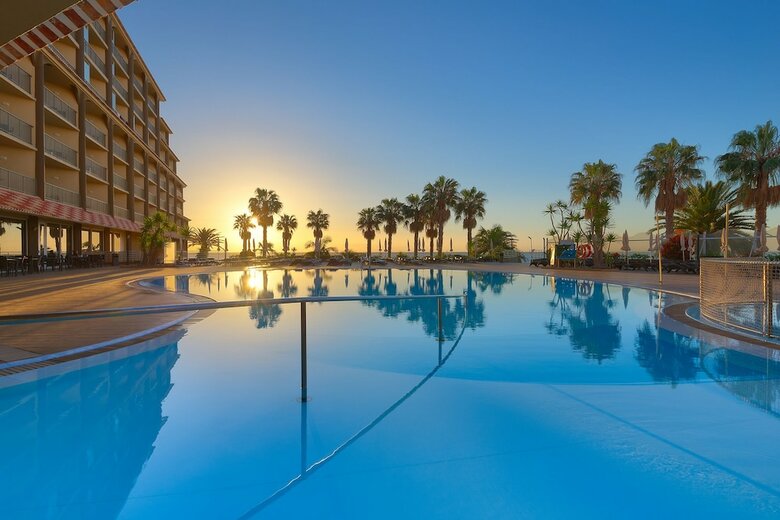Four Views Oasis Hotel