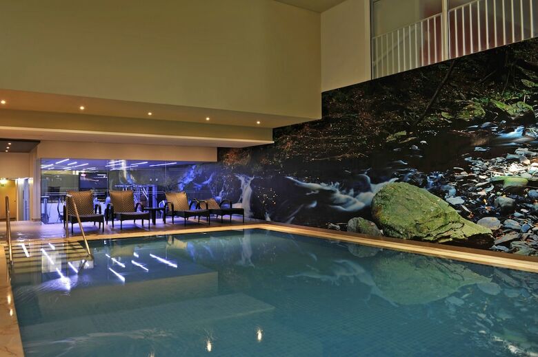 Four Views Oasis Hotel