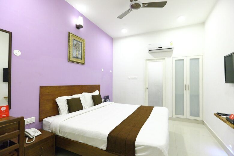 Hotel Oyo 8229 Marine Drive