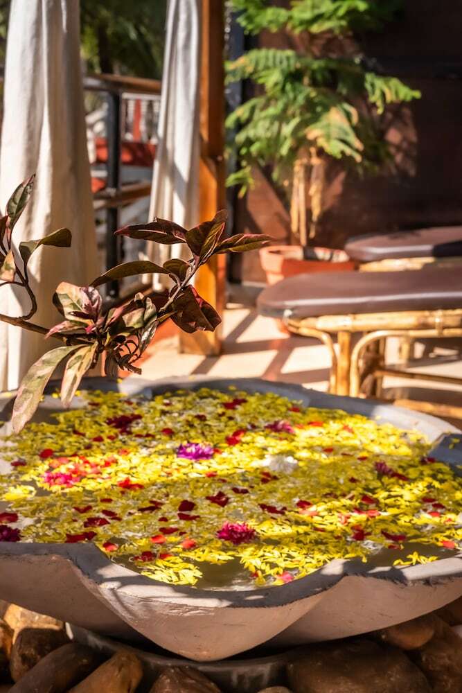 Hotel Simrose Resort