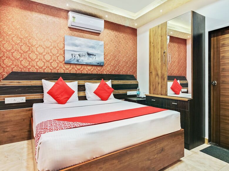 Oyo 36072 Hotel Silver Inn