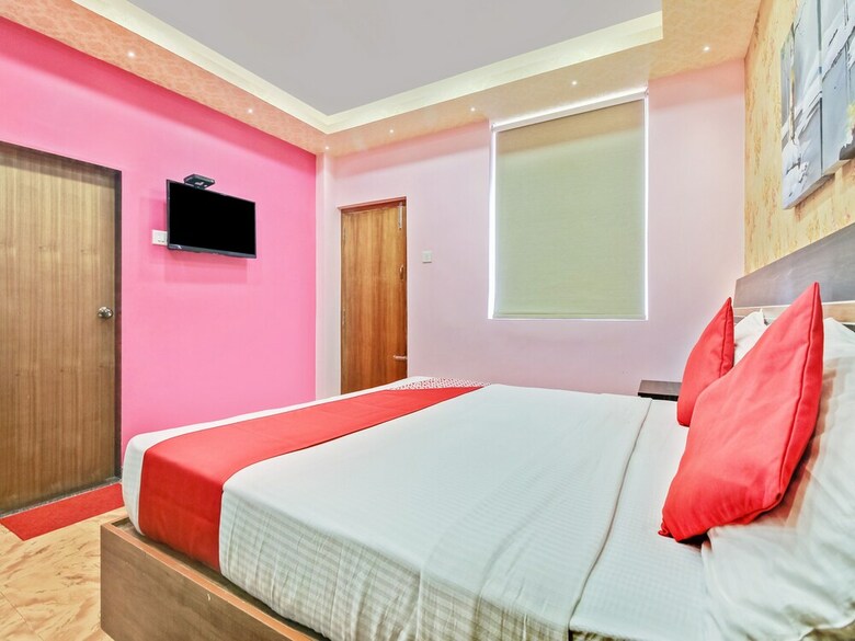 Oyo 36072 Hotel Silver Inn