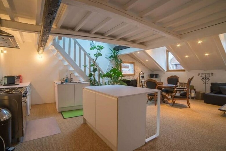 Boudoir Old Town Triplex Apartment