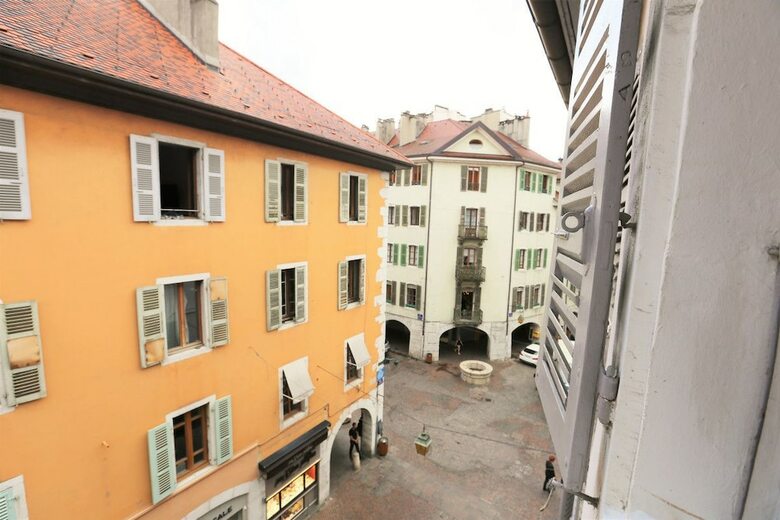 Saint-jean Private Apartment Town Center