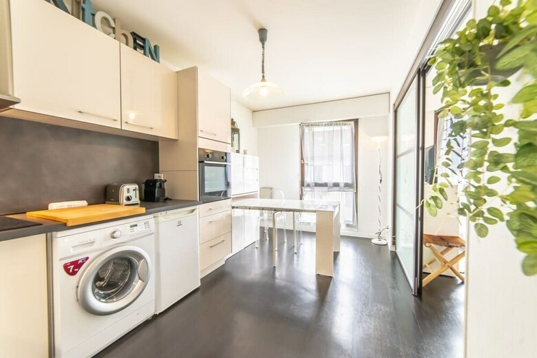 Revon Private Apartment Downtown