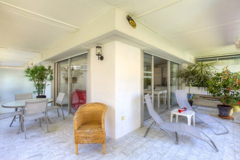 Les Lauriers Private Apartment