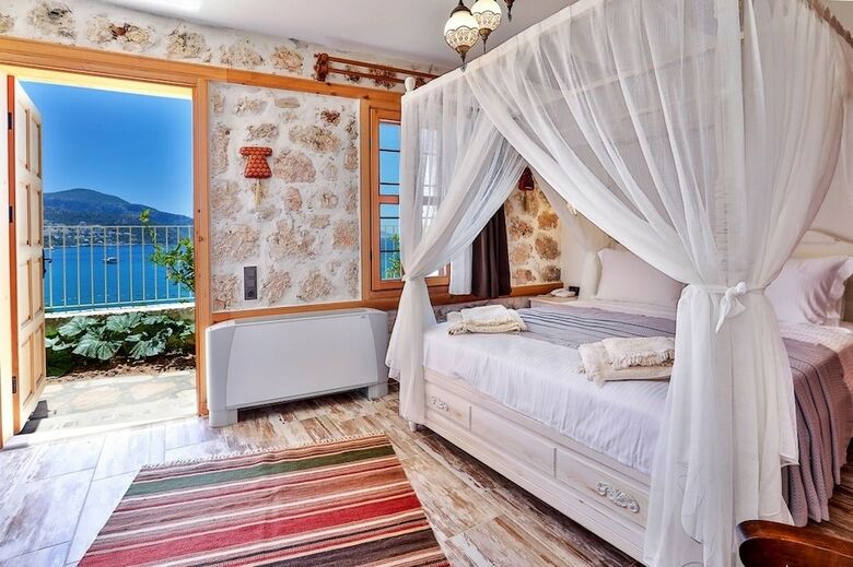 Hotel Pier House