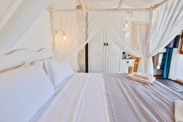 Hotel Pier House