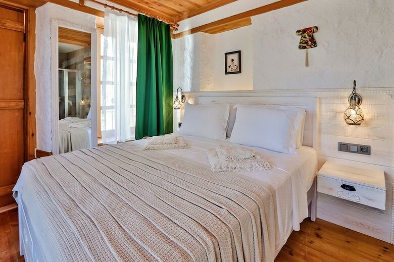 Hotel Pier House