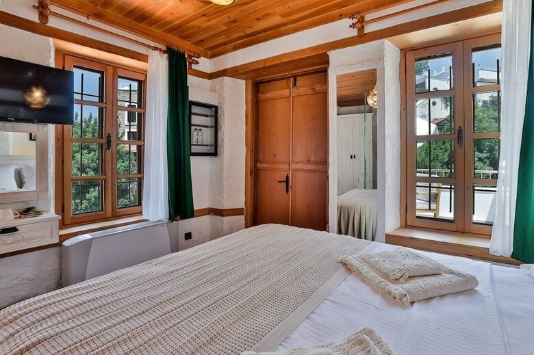 Hotel Pier House