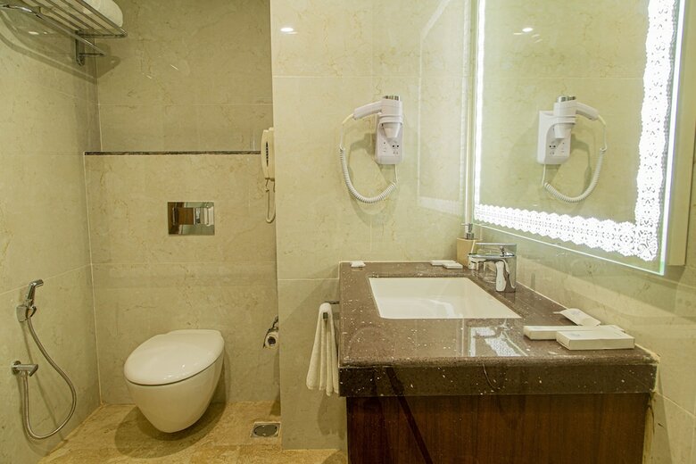 Hotel Sobit Sarovar Portico