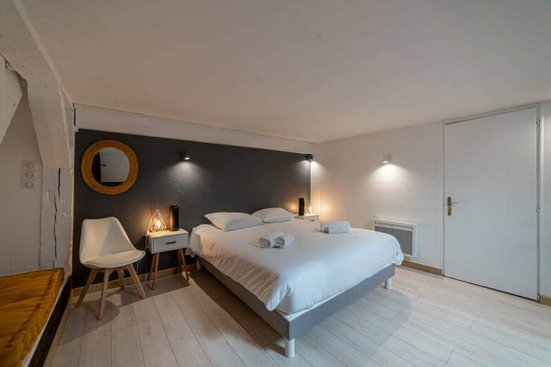 L'authentic Private Triplex Apartment