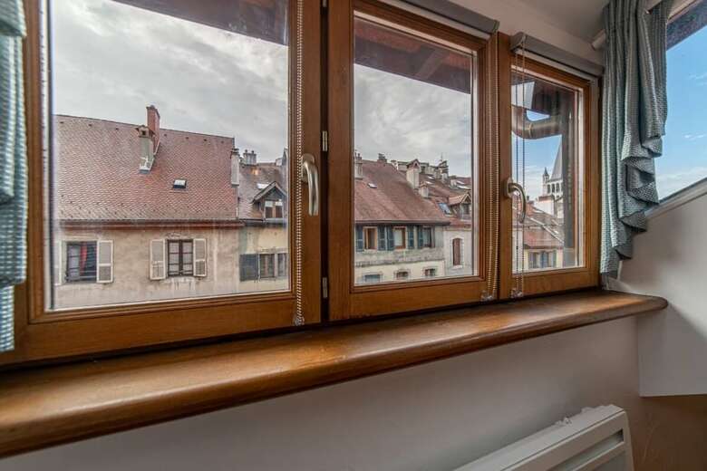 L'authentic Private Triplex Apartment