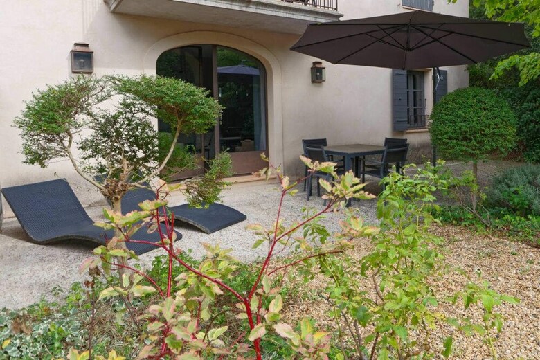 Ravel Private Apartment