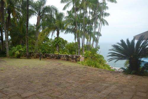 Casa Com Vista Para O Mar Em Ubatuba