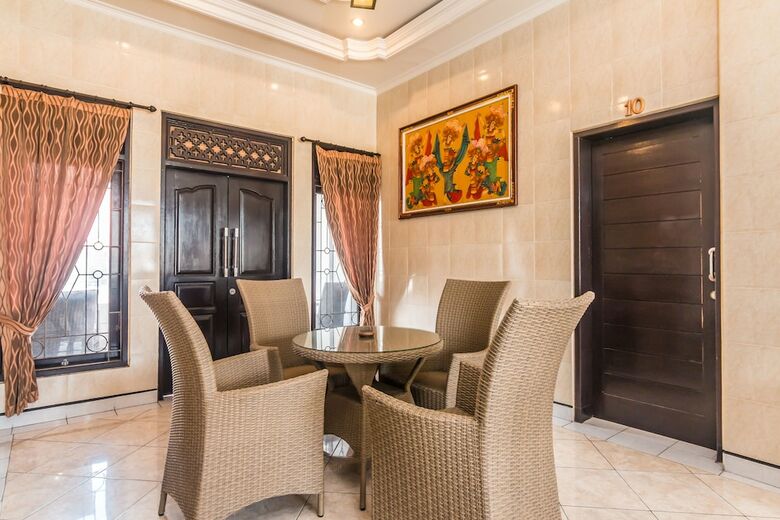 Hotel Zen Rooms Denays House