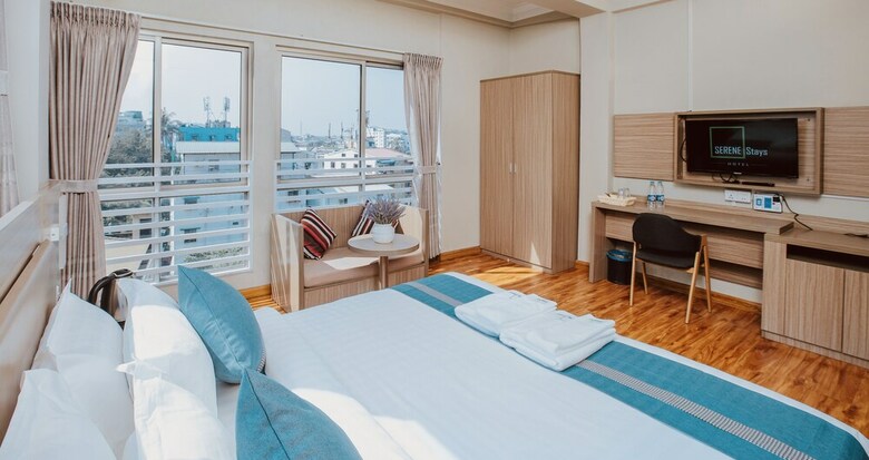 Hostal Serene Stays Hotel