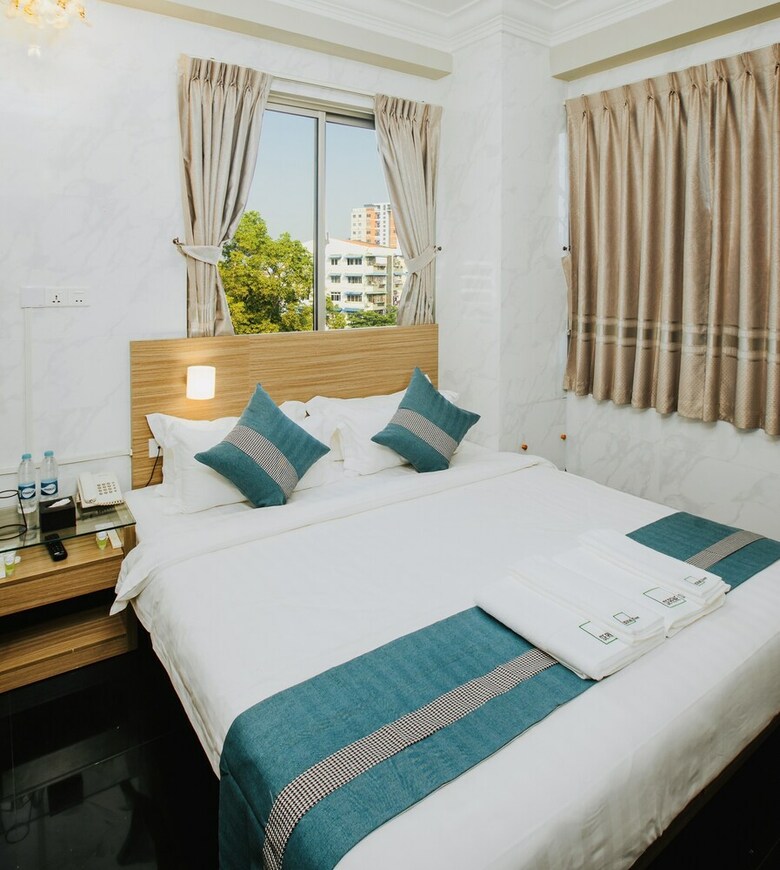 Hostal Serene Stays Hotel