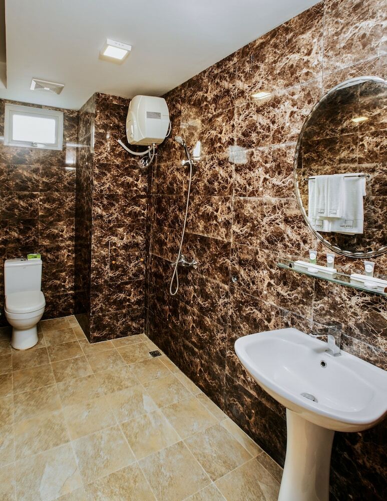 Hostal Serene Stays Hotel