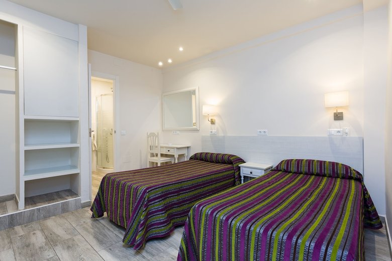 Sol Y Miel Hostal
