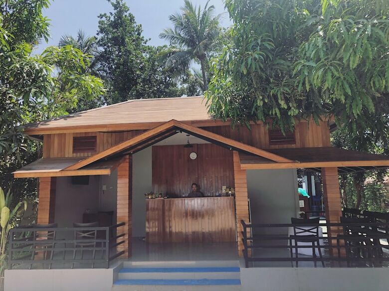 Hotel Lagoon Ngapali Beach Lodge