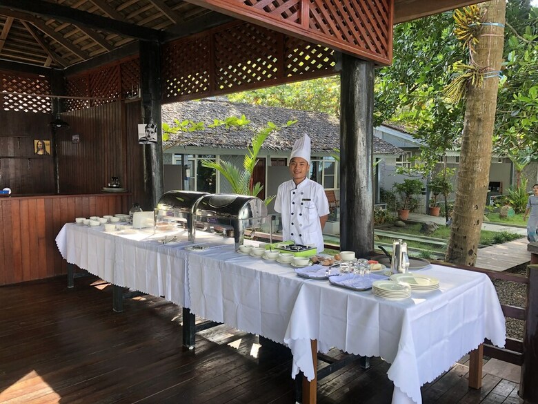 Hotel Lagoon Ngapali Beach Lodge