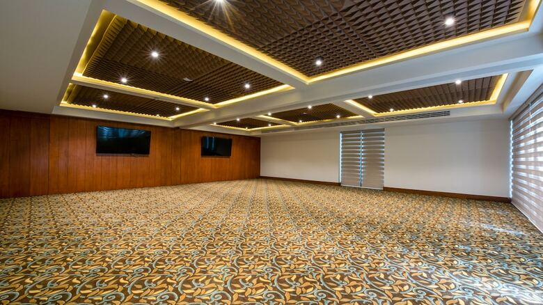 Hotel Wayam Mundo Imperial