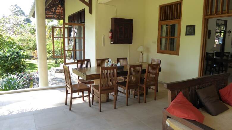 Hotel Rumah Kita