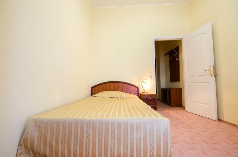 7 Days Hotel Kiev