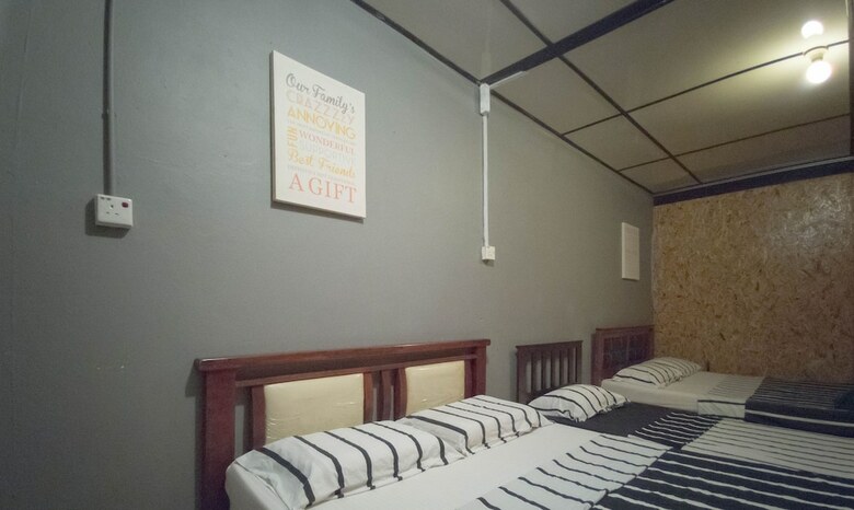 Hostal Le Nomade Hostel