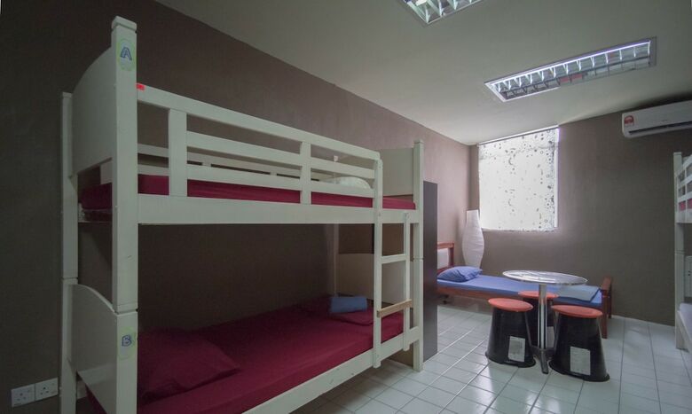 Hostal Le Nomade Hostel