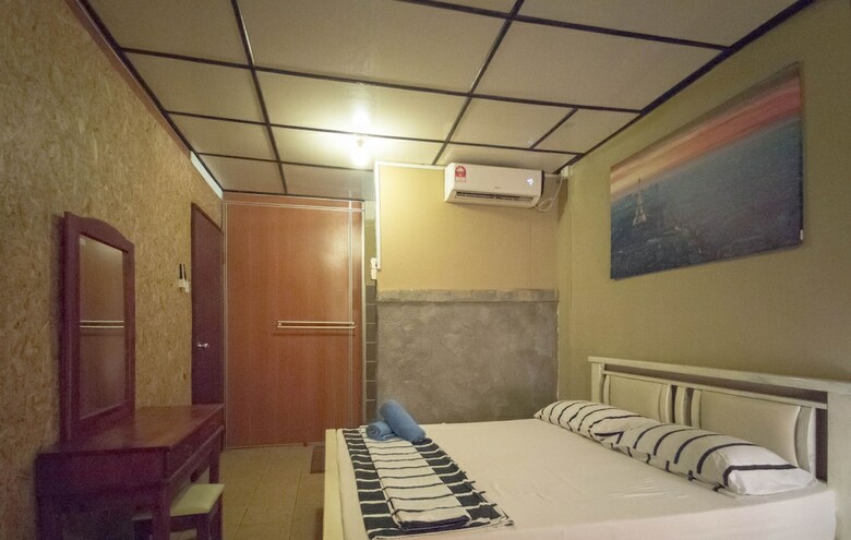 Hostal Le Nomade Hostel