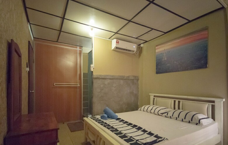 Hostal Le Nomade Hostel