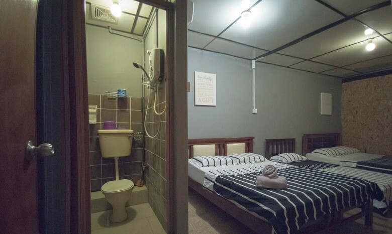 Hostal Le Nomade Hostel