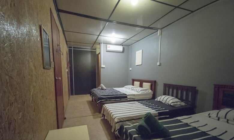 Hostal Le Nomade Hostel