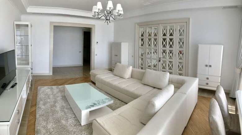 Luxury Condominium. Kiev Center.