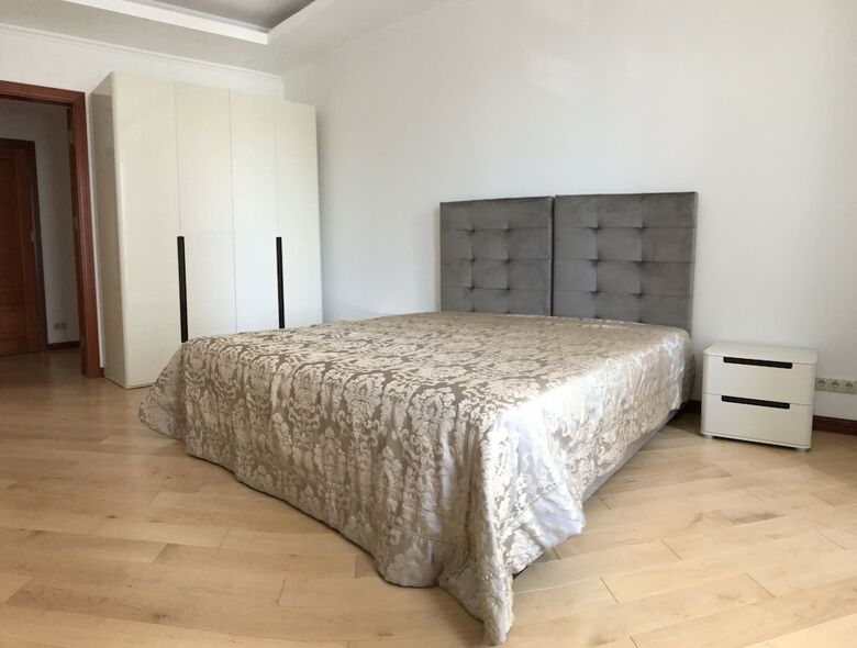 Luxury Condominium. Kiev Center.
