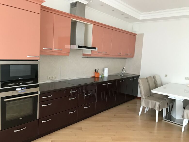 Luxury Condominium. Kiev Center.